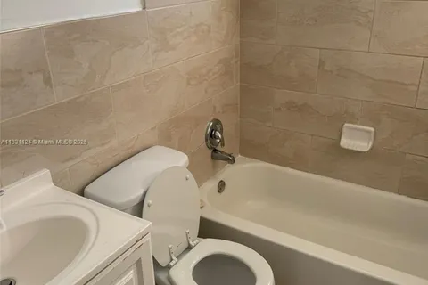 630 NW 15th Ter, Fort Lauderdale FL 33311