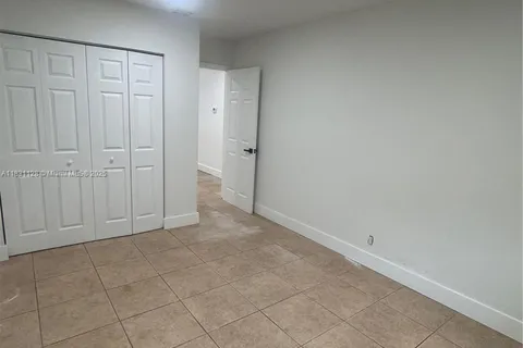 221 NE 40th St # 2, Oakland Park FL 33334