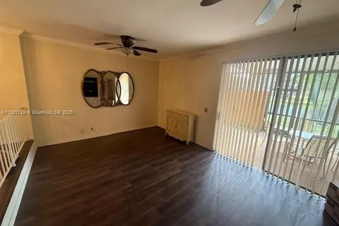 9106 Limetree Ln # 174, Pembroke Pines FL 33024