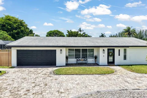 10401 NW 21st St, Pembroke Pines FL 33026