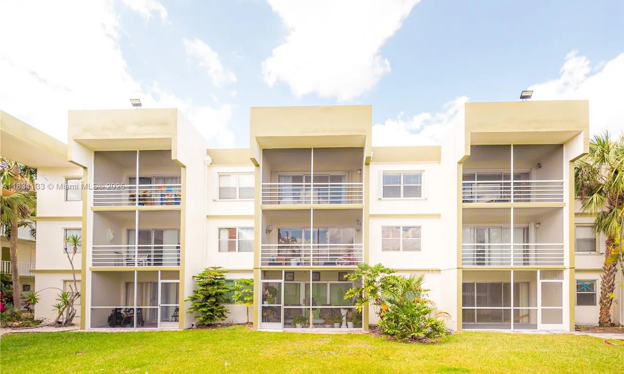 4255 N University Dr # 205, Sunrise FL 33351