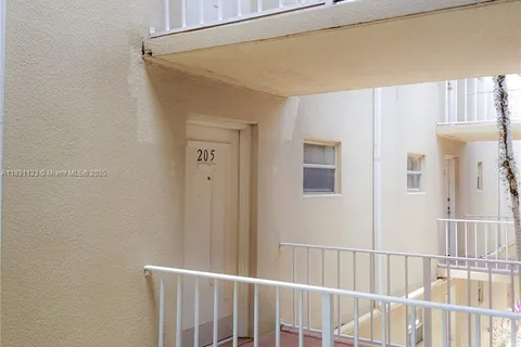4255 N University Dr # 205, Sunrise FL 33351