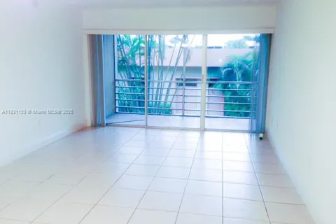 4255 N University Dr # 205, Sunrise FL 33351