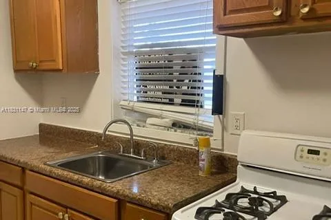 1265 W 24th St # 121, Hialeah FL 33010