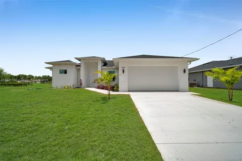 3706 16th ST W, Lehigh Acres FL 33971