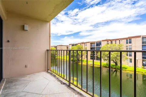8895 Fontainebleau Blvd # 301, Miami FL 33172