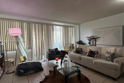 7545 E Treasure Dr # 4K, North Bay Village FL 33141