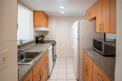 7545 E Treasure Dr # 4K, North Bay Village FL 33141