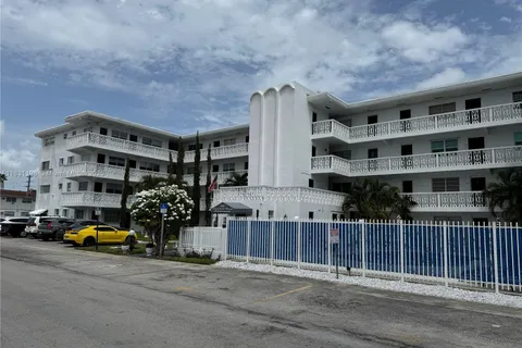 11685 Canal Dr # 303, North Miami FL 33181