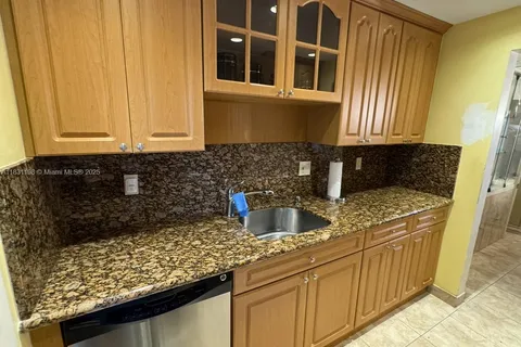 11685 Canal Dr # 303, North Miami FL 33181