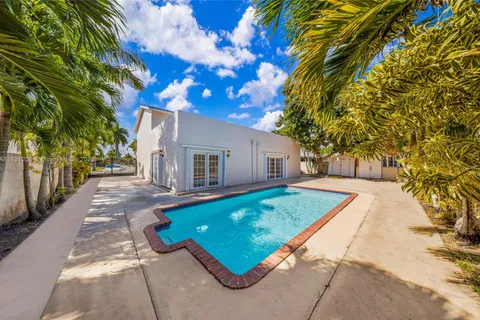 15235 SW 99th Ct, Miami FL 33157