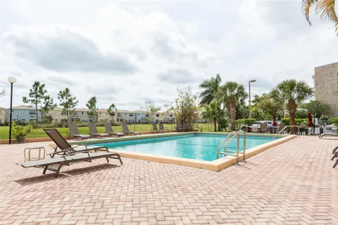 900 NE 195th St # 314, Miami FL 33179