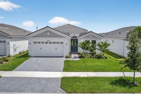 13674 Spruce Pine Dr, Westlake FL 33470