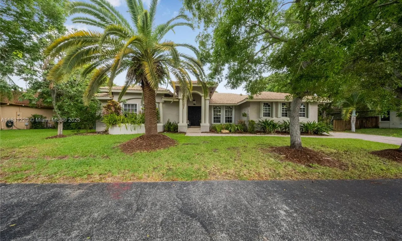 8229 SW 173rd Ter, Palmetto Bay FL 33157
