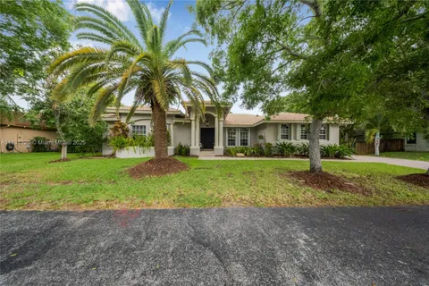 8229 SW 173rd Ter, Palmetto Bay FL 33157