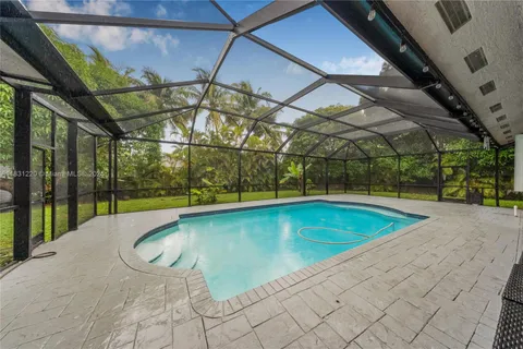8229 SW 173rd Ter, Palmetto Bay FL 33157