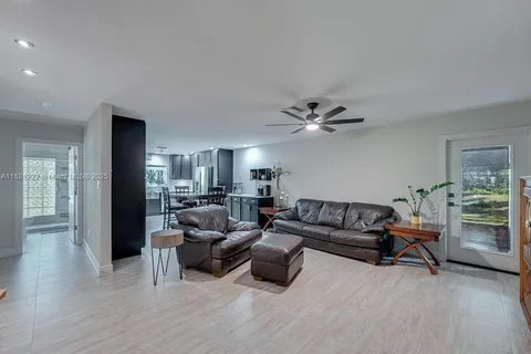 15621 Wendy Lane, Fort Myers FL 33905