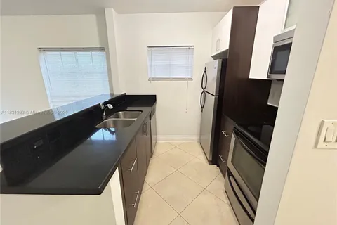 1034 Lenox Ave # 6, Miami Beach FL 33139