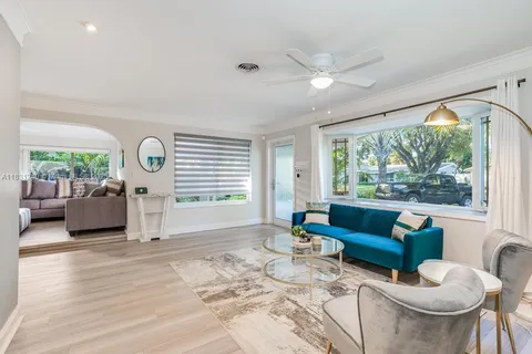 1950 NE 60th St, Fort Lauderdale FL 33308