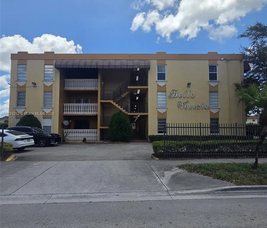 575 W 69th St # 207, Hialeah FL 33014