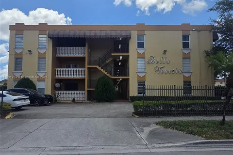 575 W 69th St # 207, Hialeah FL 33014