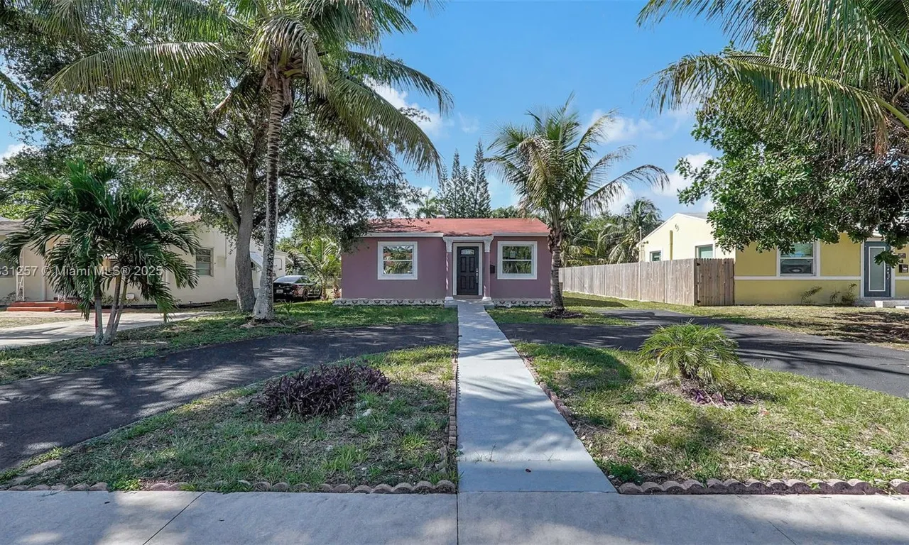 2710 Fillmore St, Hollywood FL 33020