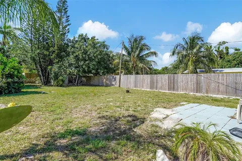 2710 Fillmore St, Hollywood FL 33020