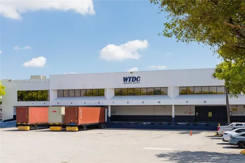 2801 NW 74 AV # S15, Miami FL 33122