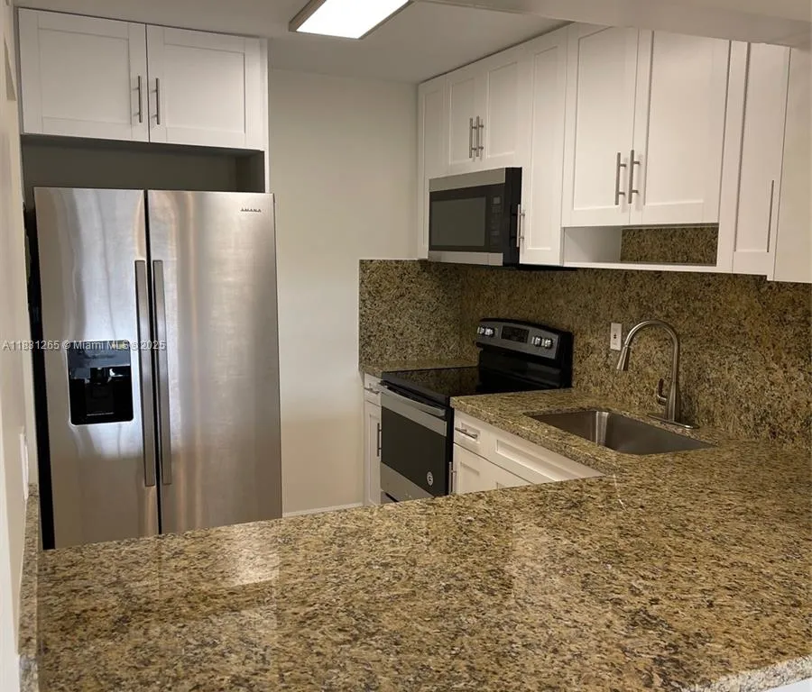 6090 W 18th Ave # 332, Hialeah FL 33012
