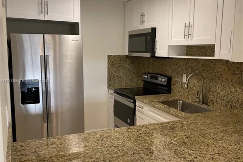 6090 W 18th Ave # 332, Hialeah FL 33012
