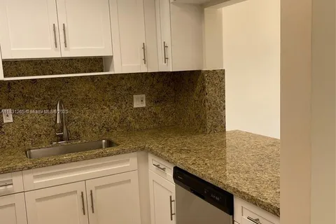 6090 W 18th Ave # 332, Hialeah FL 33012