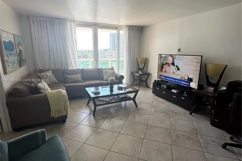 100 Bayview Dr # 601, Sunny Isles Beach FL 33160