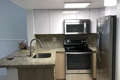 8670 NW 6th Ln # 208, Miami FL 33126