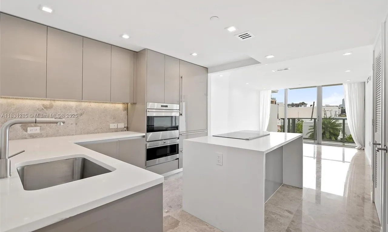 1201 20th St # 413, Miami Beach FL 33139