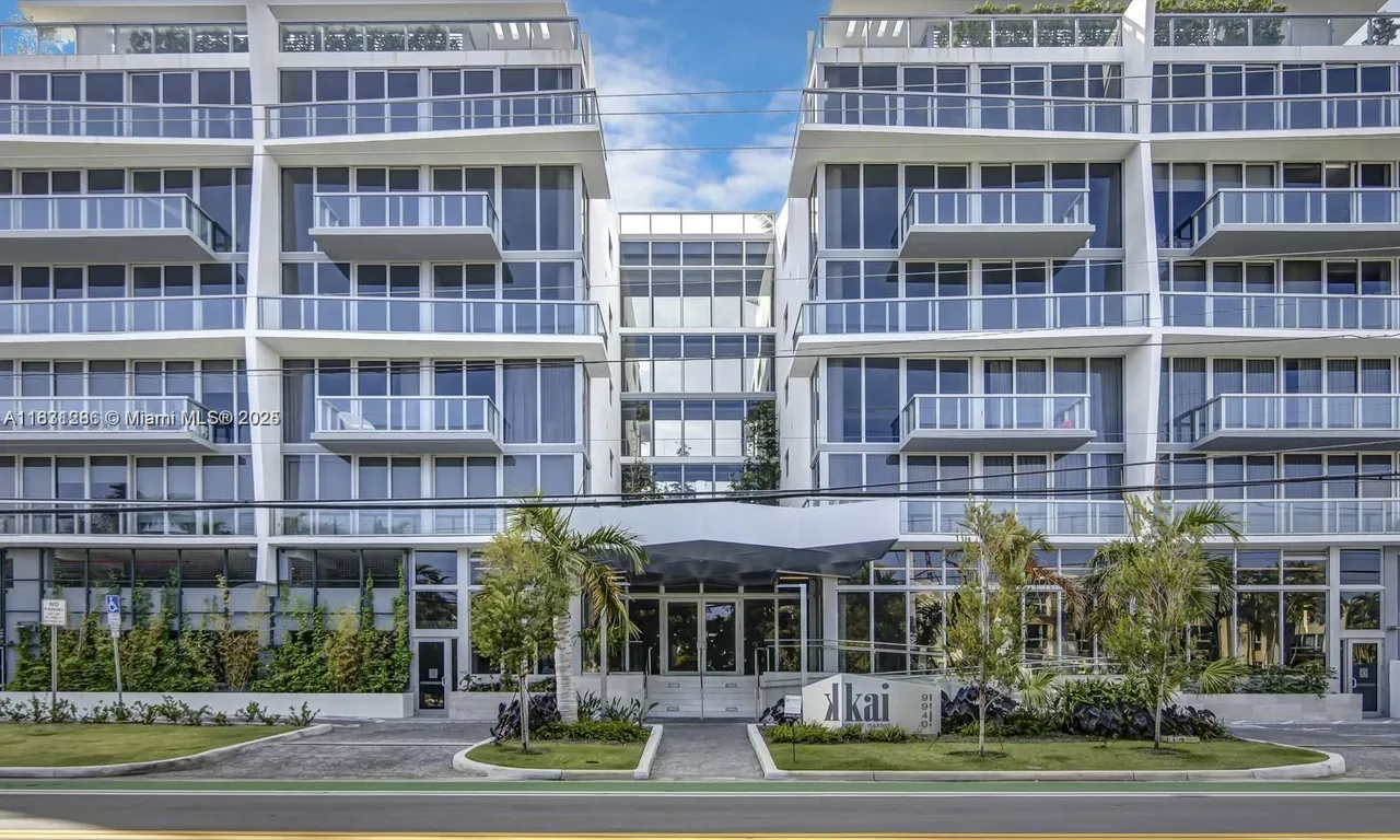 9940 W Bay Harbor Dr, Bay Harbor Islands FL 33154