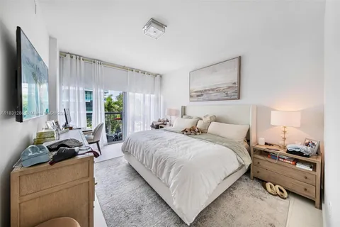 9940 W Bay Harbor Dr, Bay Harbor Islands FL 33154