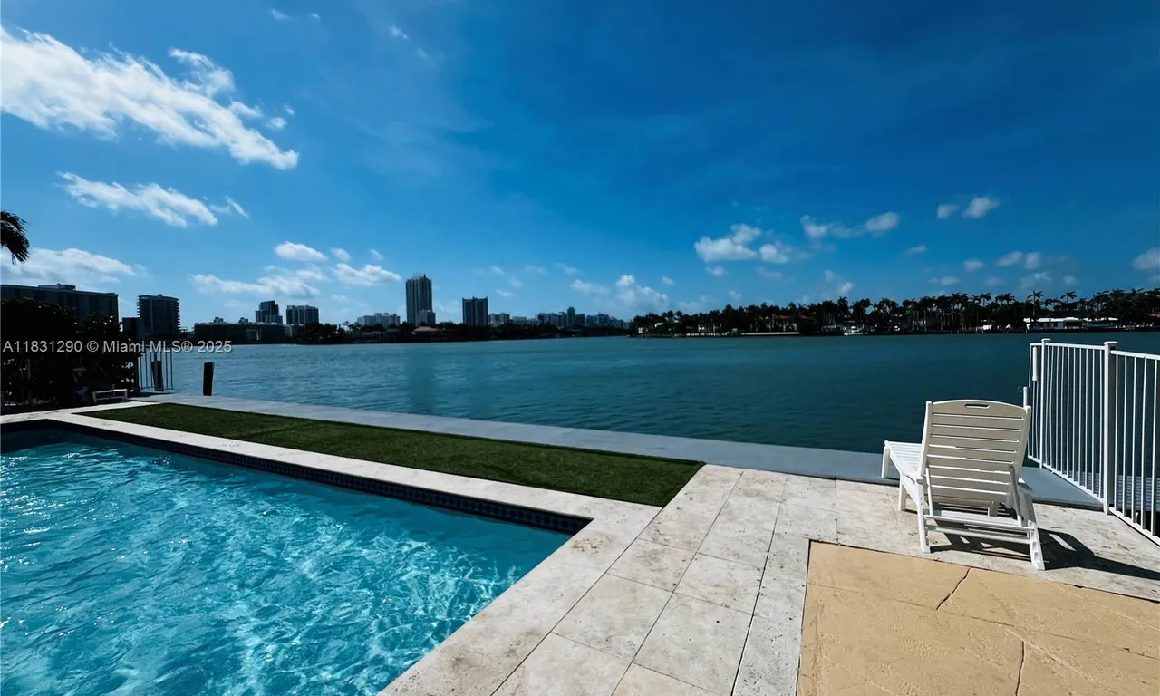 960 Bay Dr # 912, Miami Beach FL 33141