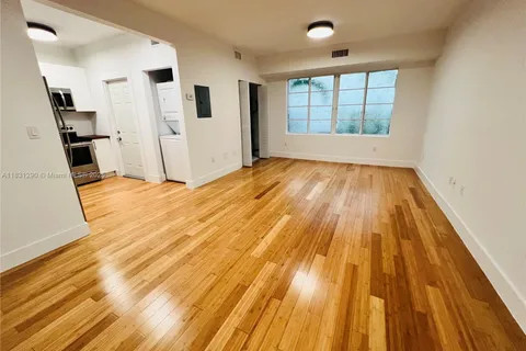 960 Bay Dr # 912, Miami Beach FL 33141