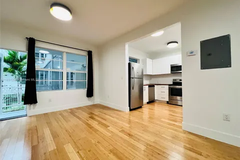 960 Bay Dr # 912, Miami Beach FL 33141