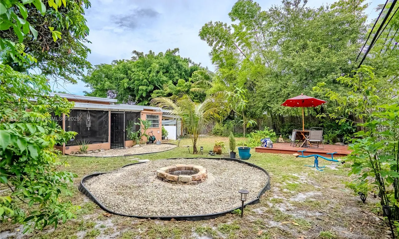 1050 NW 142nd St, Miami FL 33168