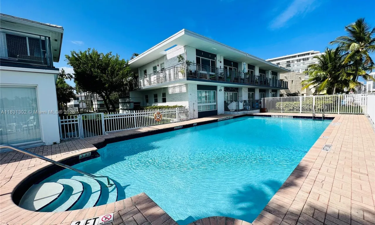 946 Bay Dr # 11, Miami Beach FL 33141