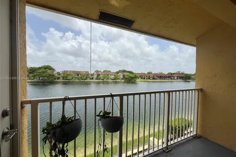 450 NW 214th St # 205, Miami Gardens FL 33169