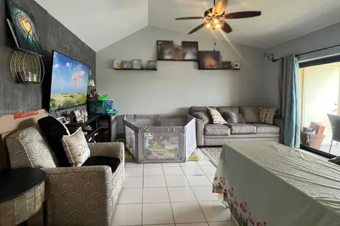 450 NW 214th St # 205, Miami Gardens FL 33169