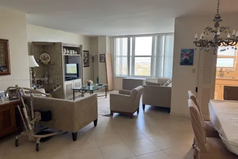 4747 Collins Ave # 1501, Miami Beach FL 33140