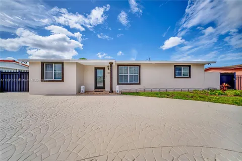 1315 W 79th St, Hialeah FL 33014