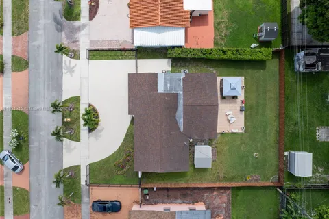 1315 W 79th St, Hialeah FL 33014