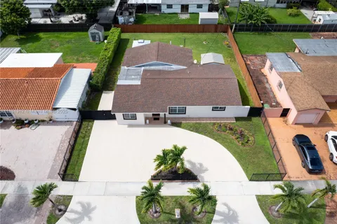 1315 W 79th St, Hialeah FL 33014