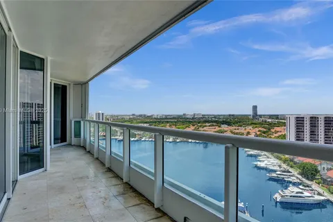 21055 Yacht Club Dr # 1707, Aventura FL 33180
