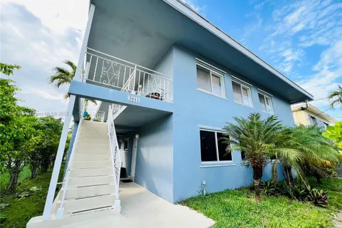 2033 Calais Dr # 8, Miami Beach FL 33141