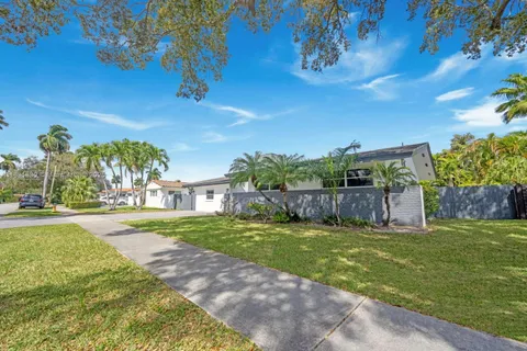 2015 NE 198th Ter # 2015, Miami FL 33179